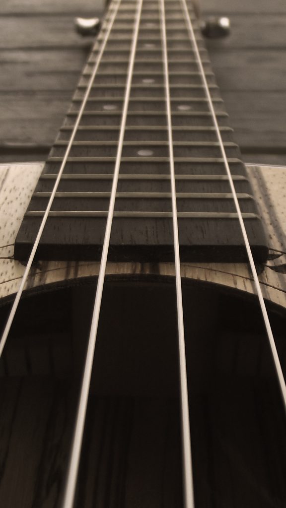 تفاوت گیتار آکوستیک و کلاسیک در چیست؟